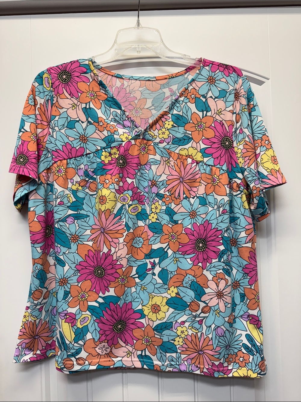 Floral V-Neck Short Sleeve Bright Flower Top size XL